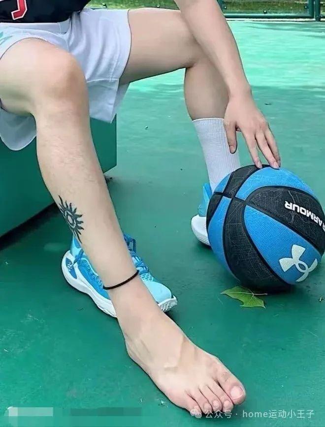 武器”：臭脚与臭鞋的秘密联盟球友会网站体育生的 “生化(图5)